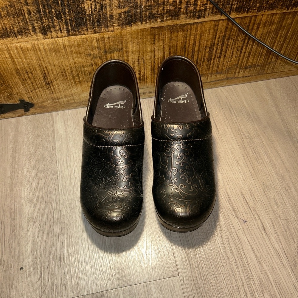 Dansko Tooled Bronze Embossed Clogs 39